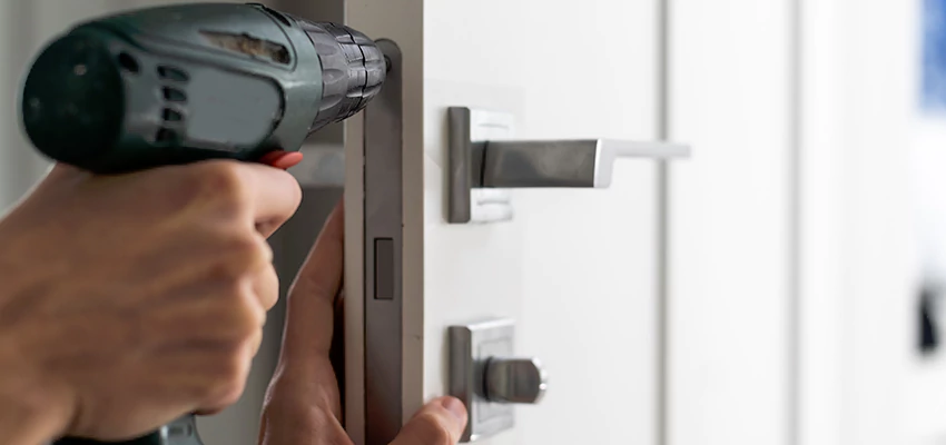 Locksmith For Lock Replacement Near Me in Phelan, CA